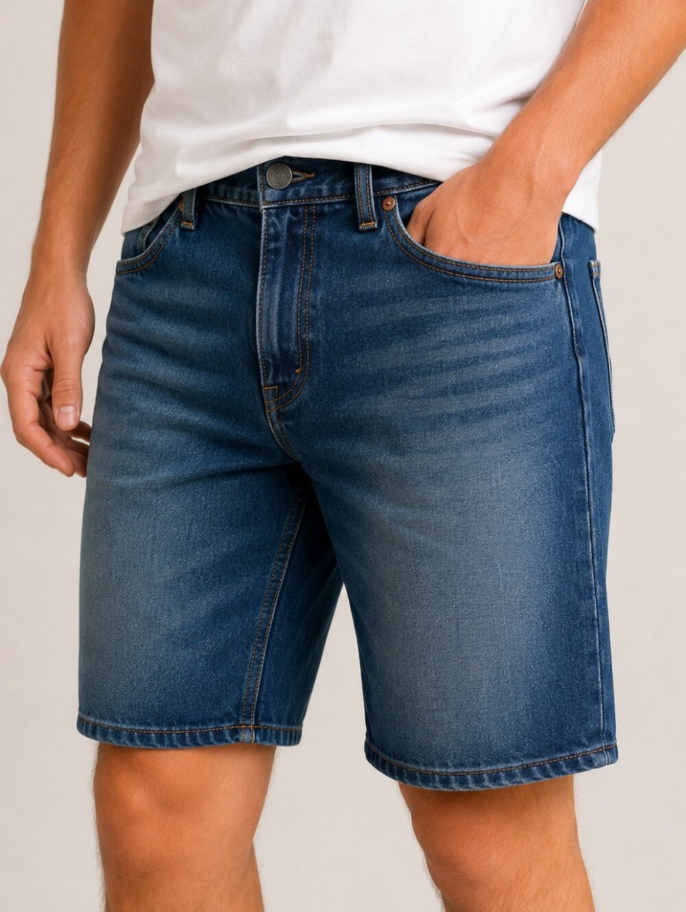 Levi's 569 Men's Size 33 Classic Mid Blue Denim Shorts - Picture 2 of 10